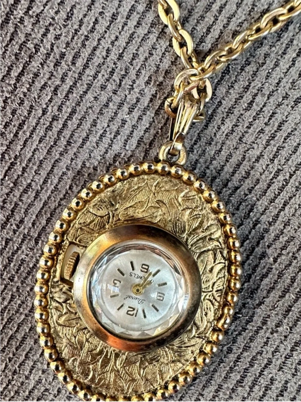 vintage Medana portrait watch pendant necklace